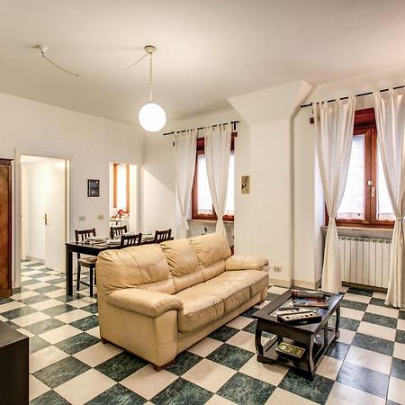 Popolo Accommodation - Lovely Central Apartment Rom Exteriör bild
