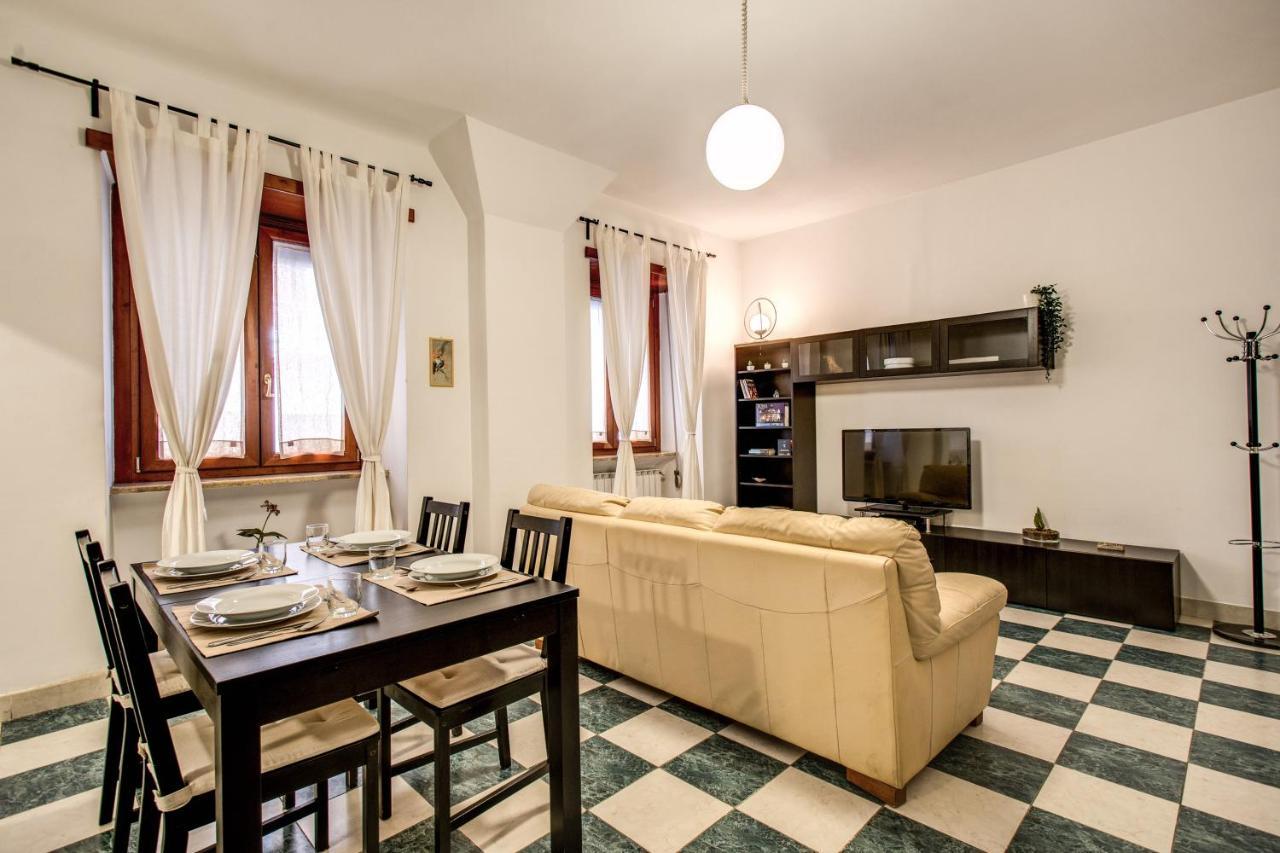 Popolo Accommodation - Lovely Central Apartment Rom Exteriör bild